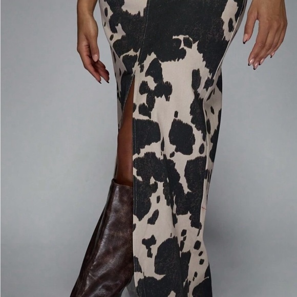 Missguided Black and White Maxi Pencil Skirt with Slit - Picture 3 of 4